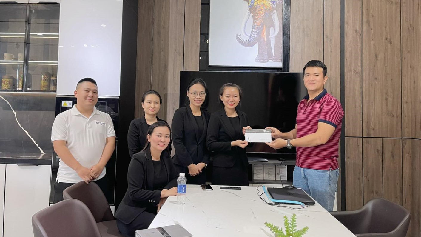 Xây thương hiệu bằng tư vấn tử tế – Không phải chỉ bằng logo đẹp