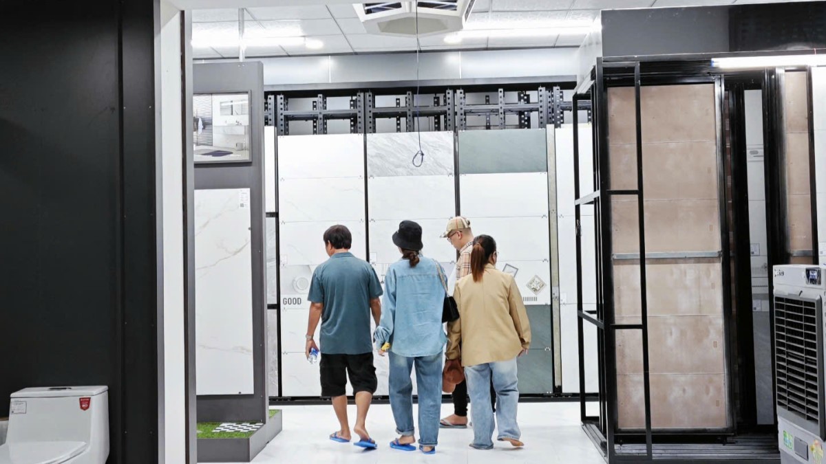 Làm Đại Lý Gạch Nhập Khẩu Có Khó Không? 5 Điều Người Mới Cần Biết Trước Khi Bắt Đầu